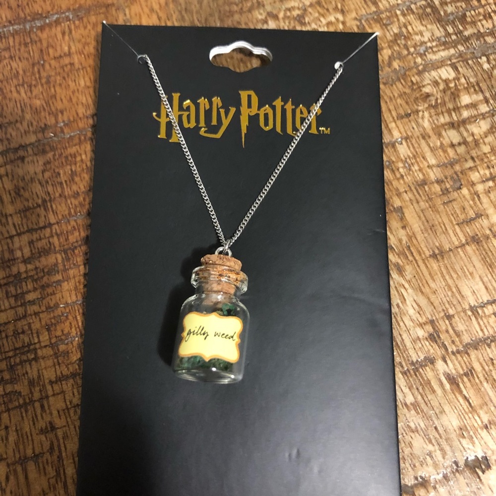 Harry Potter Gilly weed necklace